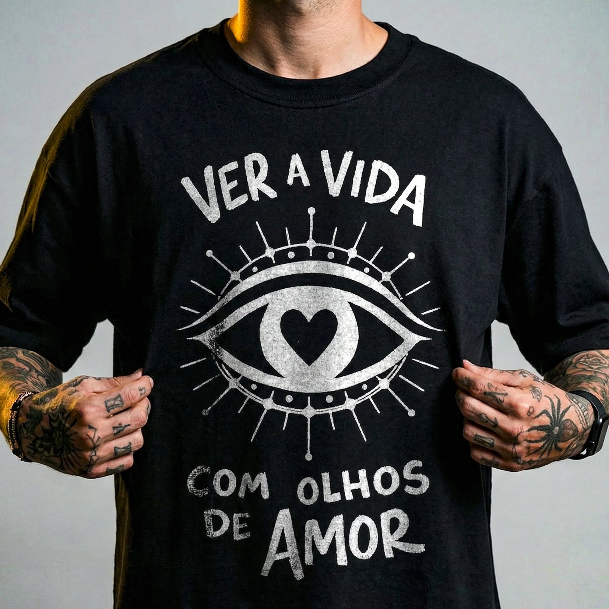Camiseta Oversized OLHOS-AMOR Masculina Preto