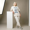 Camiseta Oversized Saúde Mental é um Ato Revolucionário Feminina Off-White