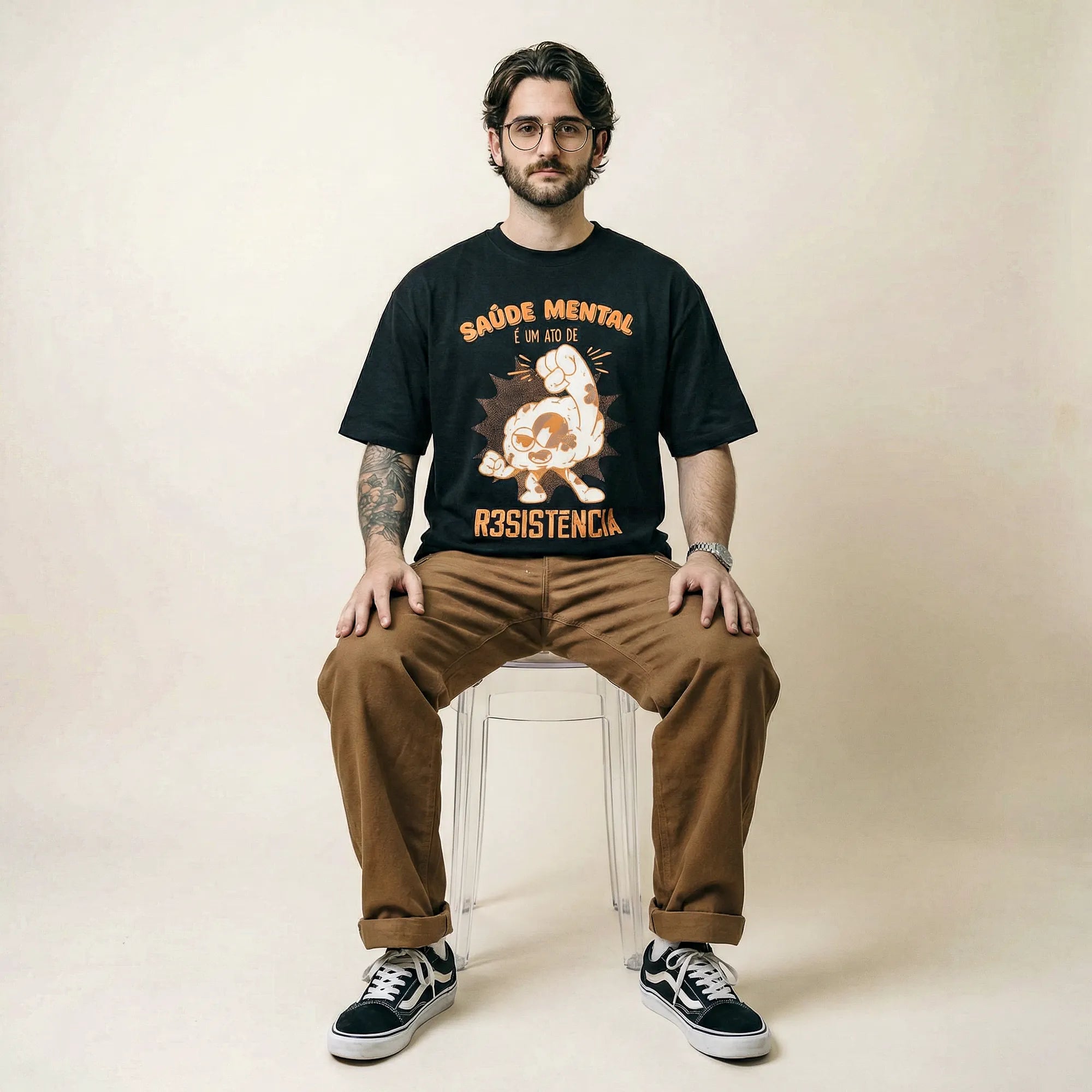 Camiseta Oversized Saúde Mental é um Ato Revolucionário Masculina Preto