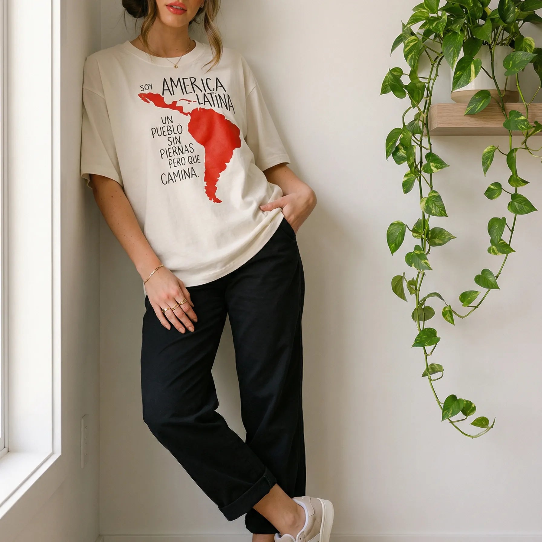 Camiseta Oversized Soy America Latina Feminina Off-White