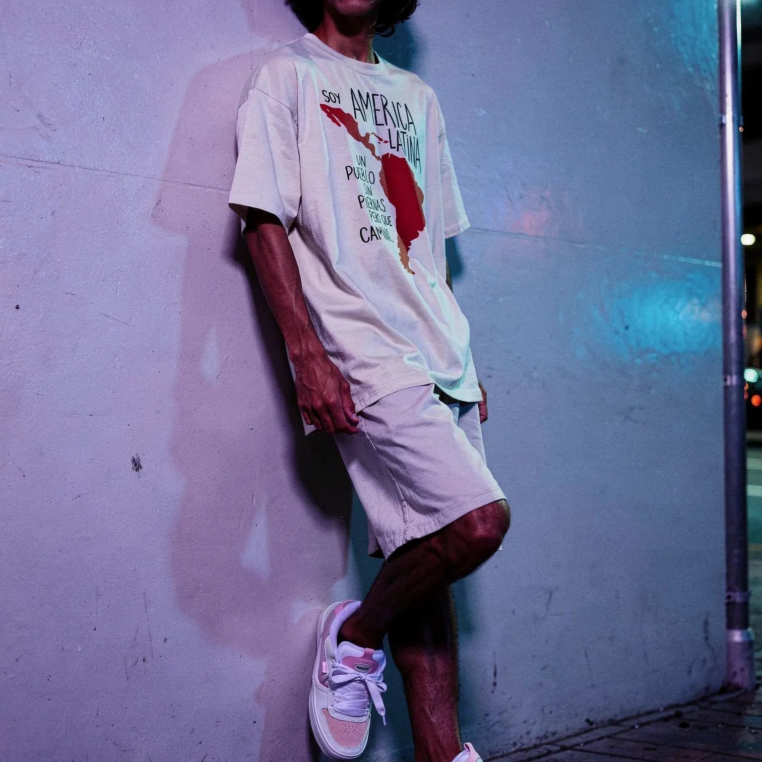 Camiseta Oversized Soy America Latina Masculina Off-White