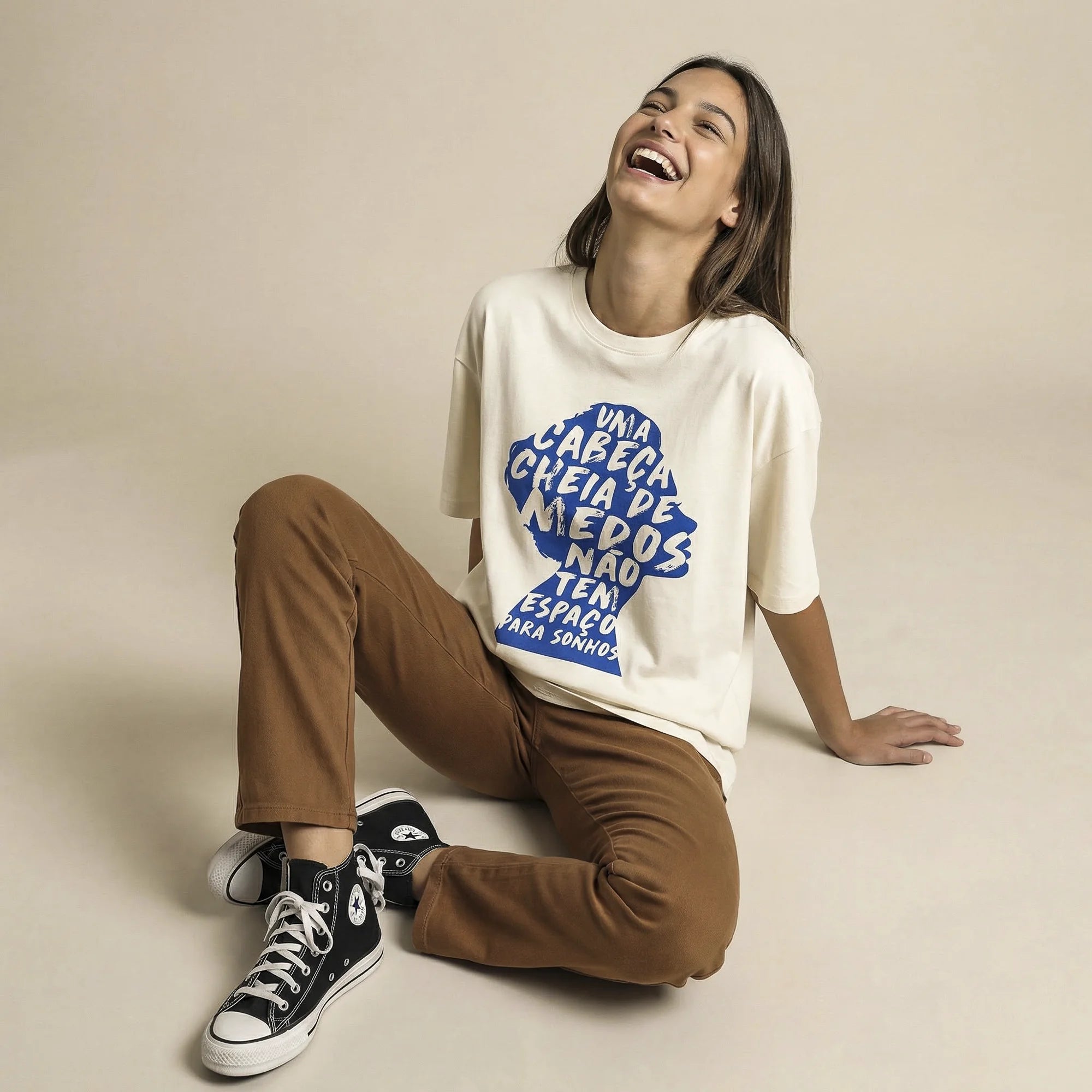 Camiseta Oversized cabecamedos Feminina Off-White