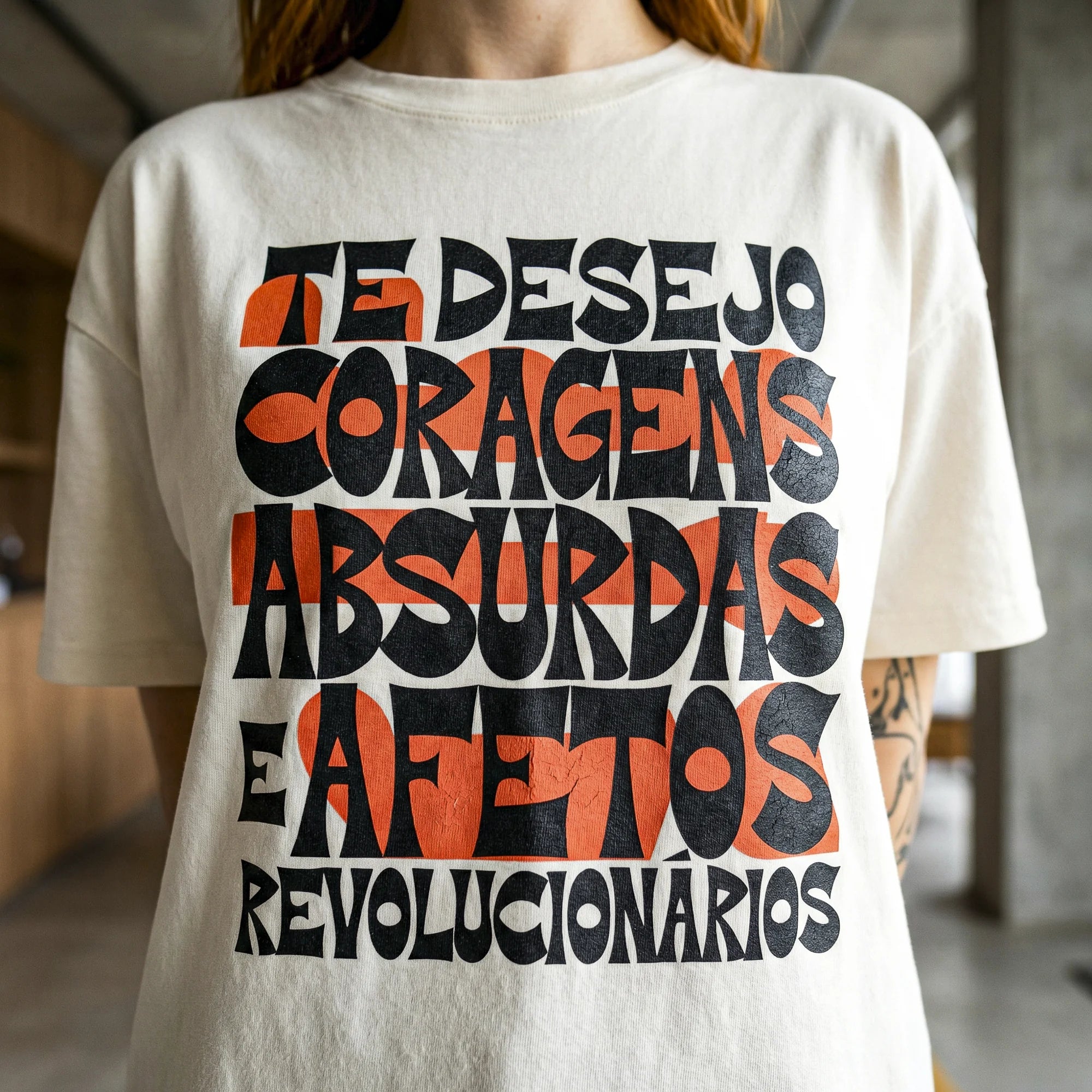 Camiseta Oversized coragens Feminina Off-White