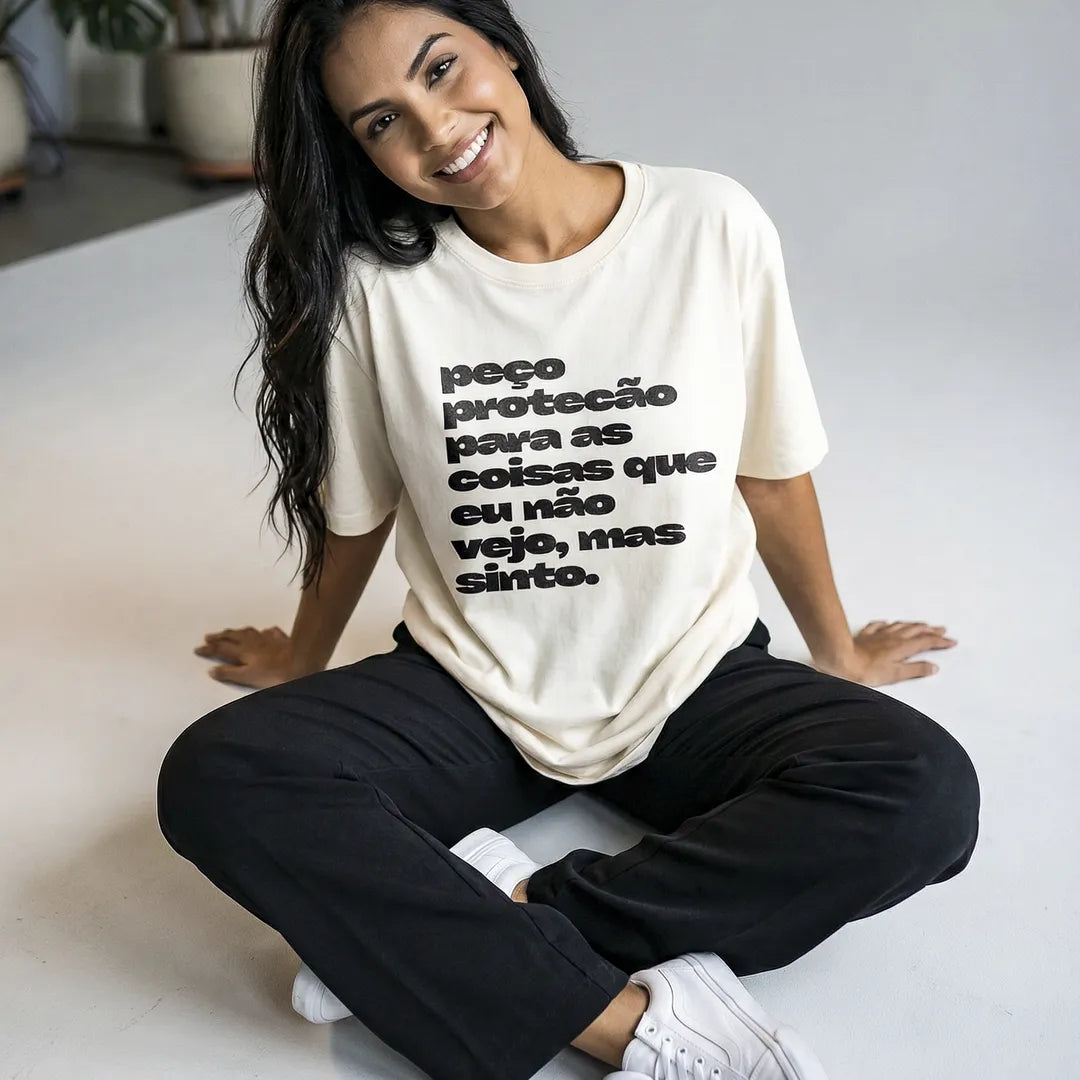 Camiseta Oversized Peço Proteção Feminina Off-White