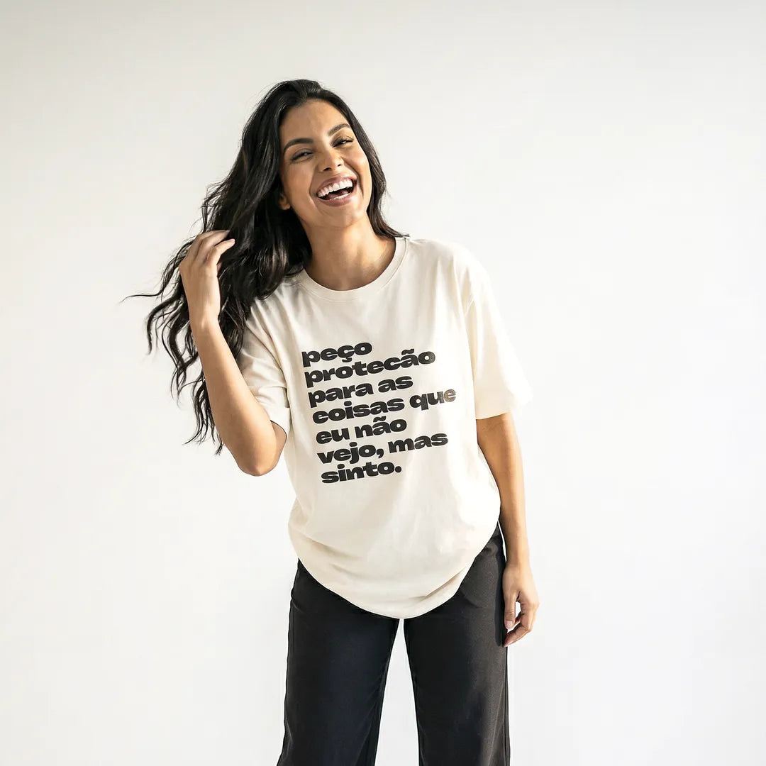 Camiseta Oversized Peço Proteção Feminina Off-White