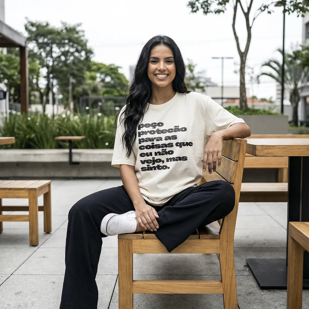 Camiseta Oversized Peço Proteção Feminina Off-White
