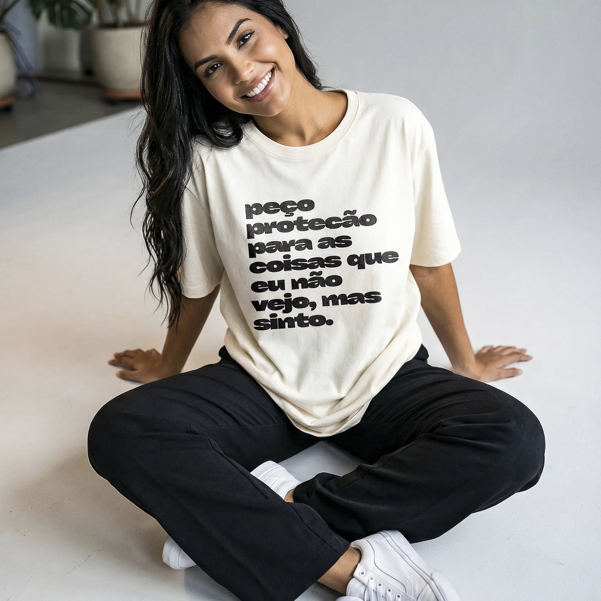 Camiseta Oversized pecoprotecao Feminina Off-White