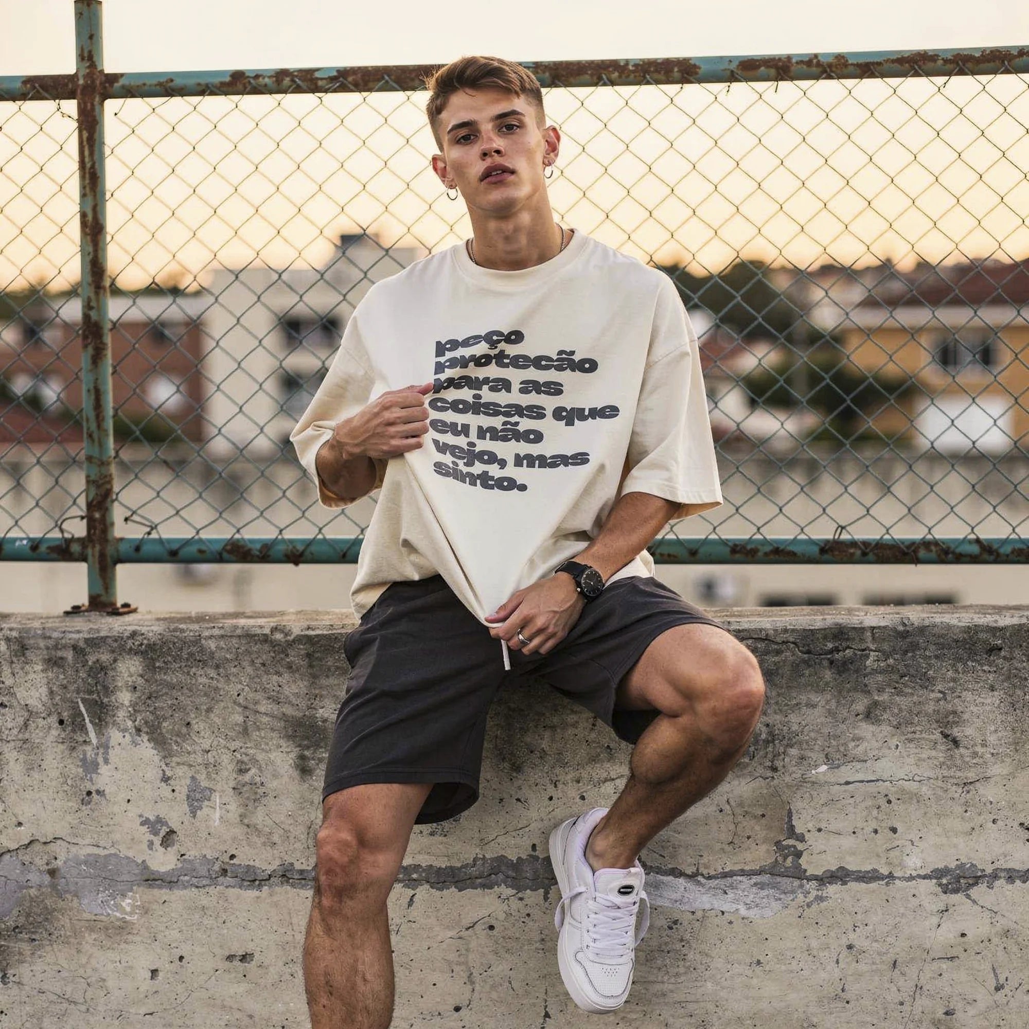 Camiseta Oversized pecoprotecao Masculina Off-White