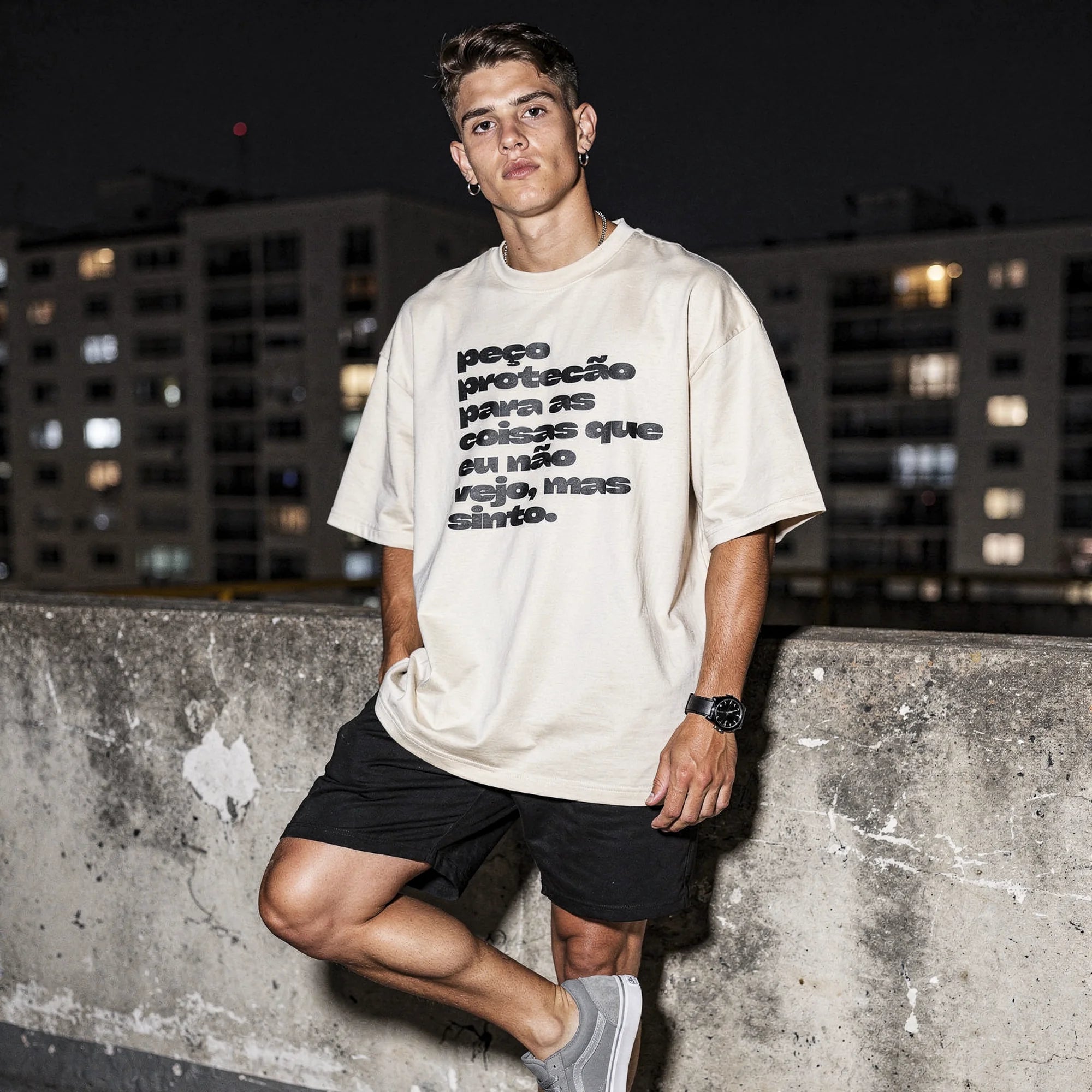 Camiseta Oversized pecoprotecao Masculina Off-White