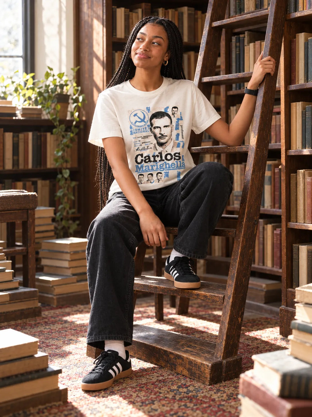 Camiseta Básica Carlos Marighella Feminina Off-White