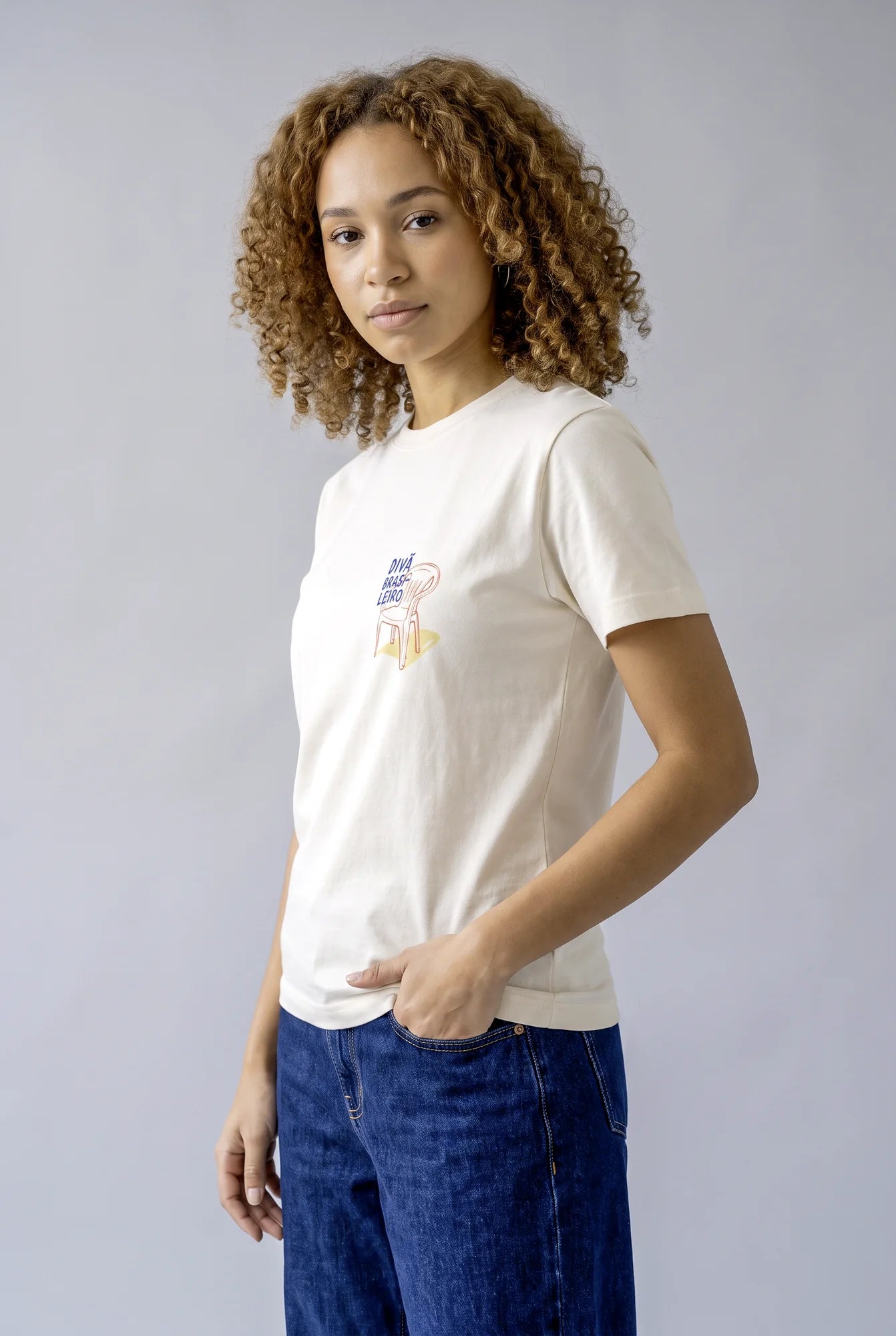 Camiseta Básica Divã Brasileiro - Feminina