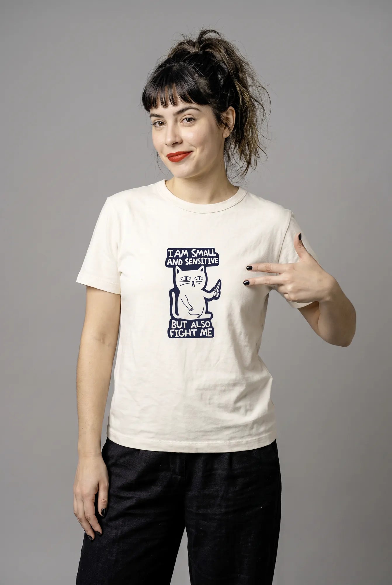 Camiseta Básica I Am Small and Sensitive Feminina Off-White