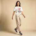 Camiseta Básica It's Called Freefall — Rainbow Kitten Surprise Feminina Off-White