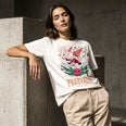 Camiseta Básica It's Called Freefall — Rainbow Kitten Surprise Feminina Off-White