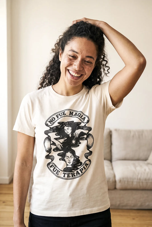 Camiseta Básica No Fue Magia, Fue Terapia Feminina Off-White