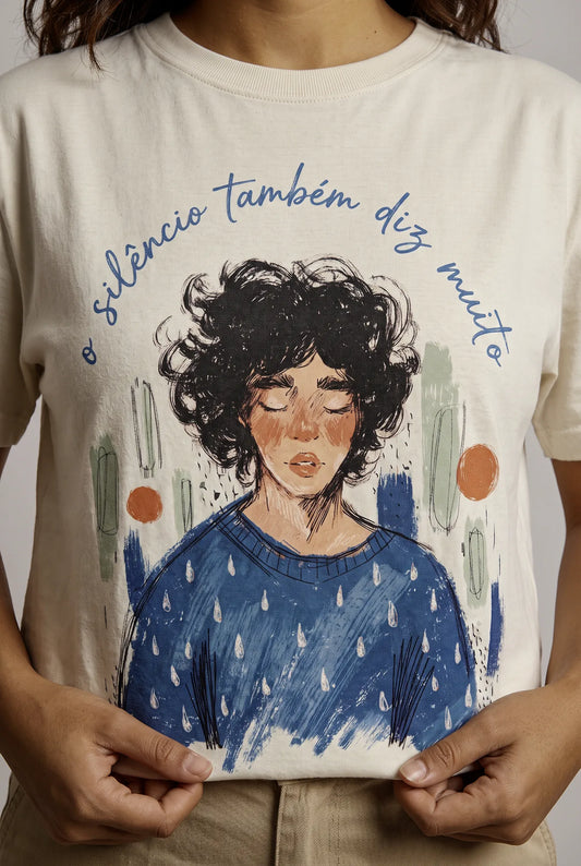 Camiseta Básica O Silêncio Também Diz Muito Feminina Off-White