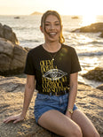 Camiseta Básica Quem Domina a Percepção, Controla o Resultado Feminina Preto
