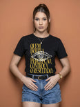 Camiseta Básica Quem Domina a Percepção, Controla o Resultado Feminina Preto