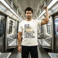 Camiseta Básica Quem Domina a Percepção, Controla o Resultado Masculina Off-White