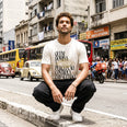 Camiseta Básica Quem Domina a Percepção, Controla o Resultado Masculina Off-White