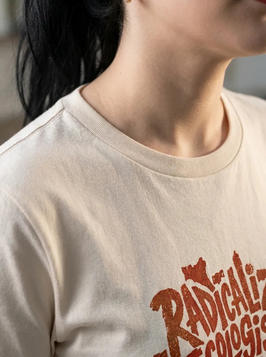 Camiseta Básica Radicalizar Ecologistas, Ecologizar Radicais Feminina Off-White