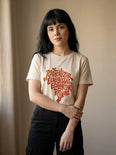 Camiseta Básica Radicalizar Ecologistas, Ecologizar Radicais Feminina Off-White