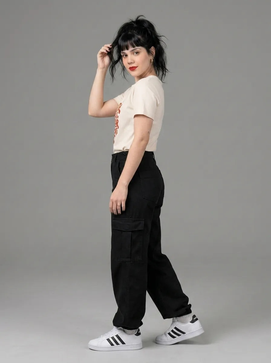 Camiseta Básica Radicalizar Ecologistas, Ecologizar Radicais Feminina Off-White