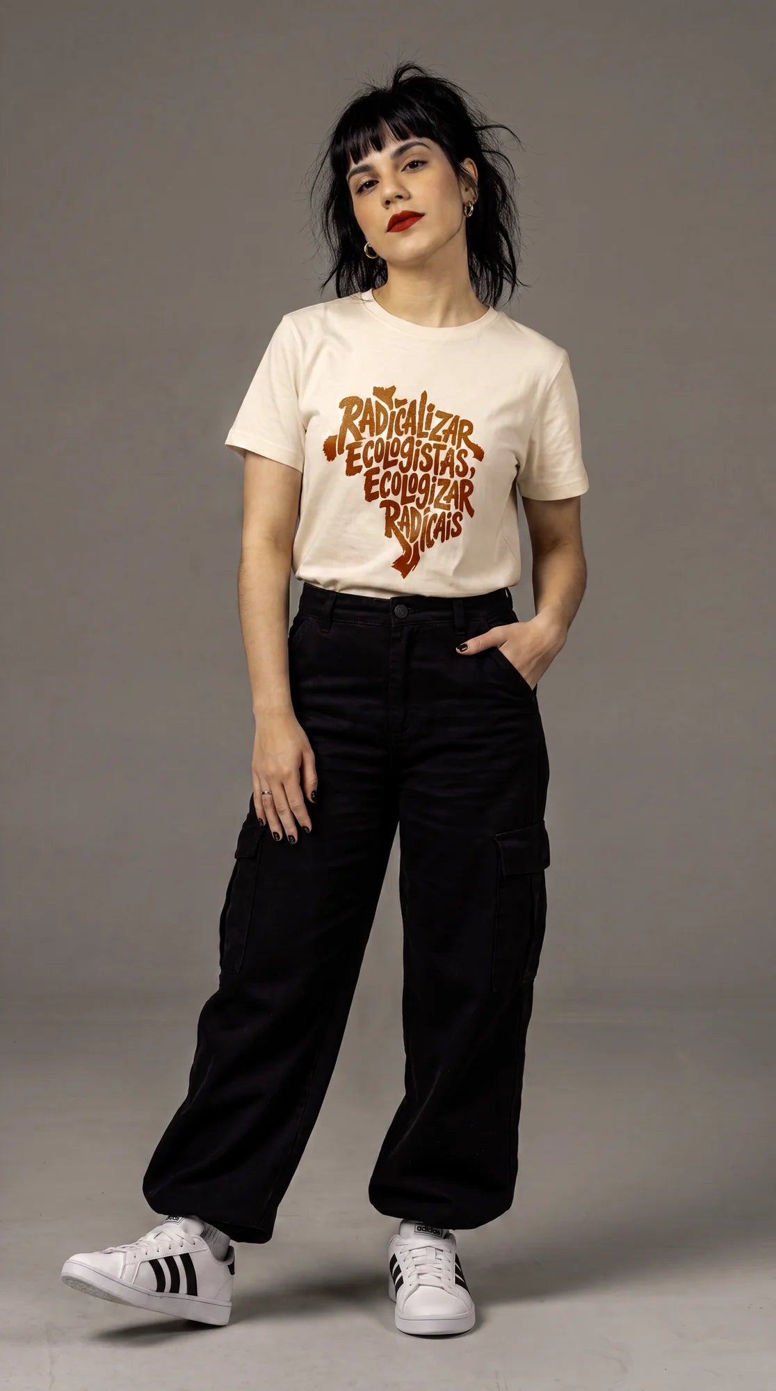 Camiseta Básica Radicalizar Ecologistas, Ecologizar Radicais - Feminina