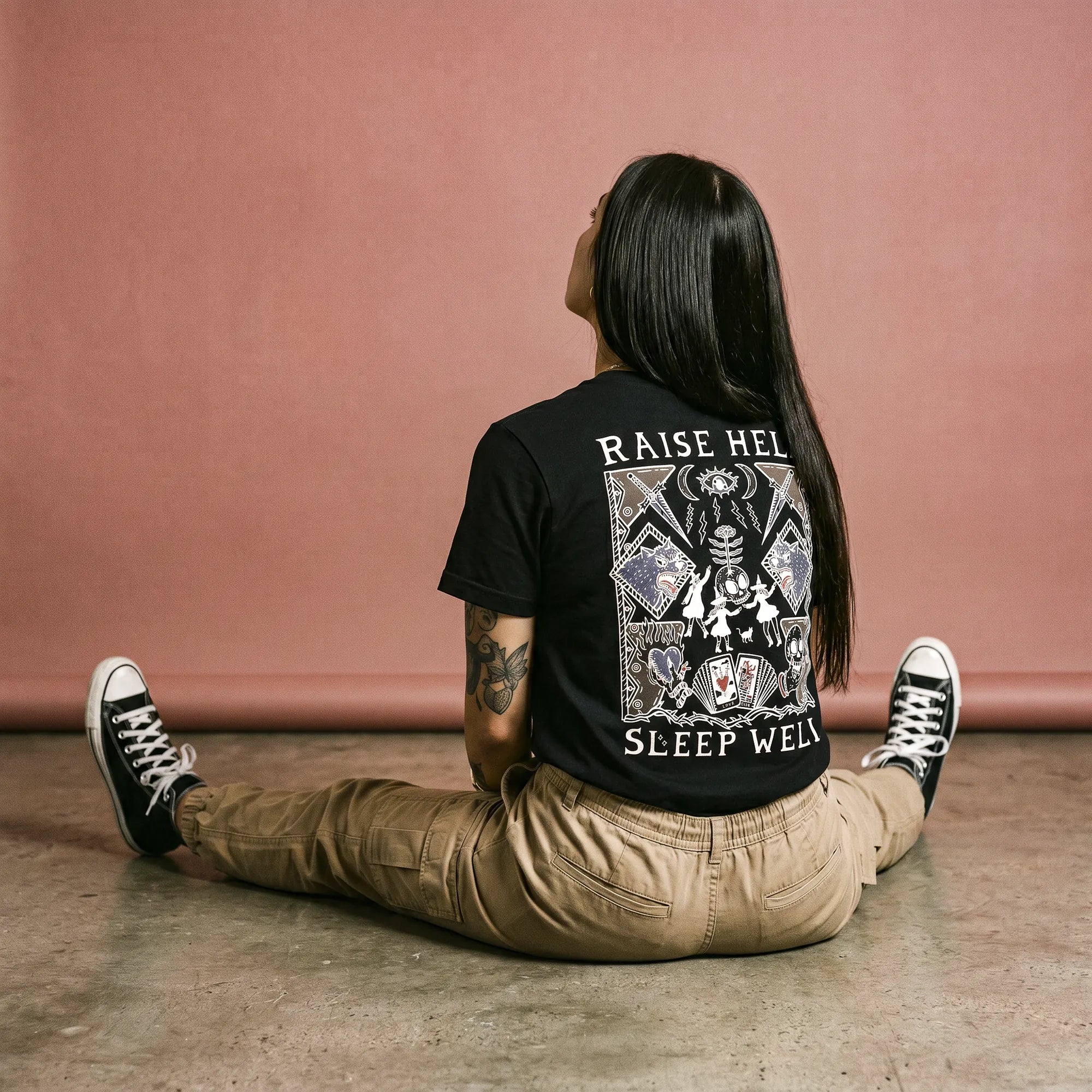Camiseta Básica Raise Hell Sleep Well Feminina Preto
