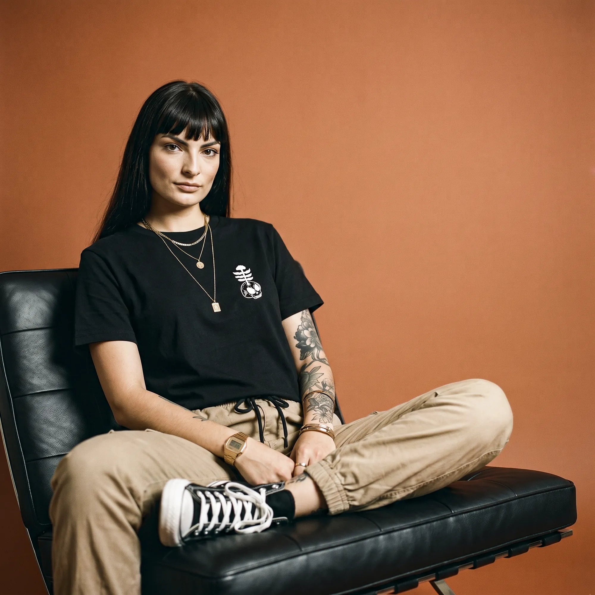 Camiseta Básica Raise Hell Sleep Well Feminina Preto