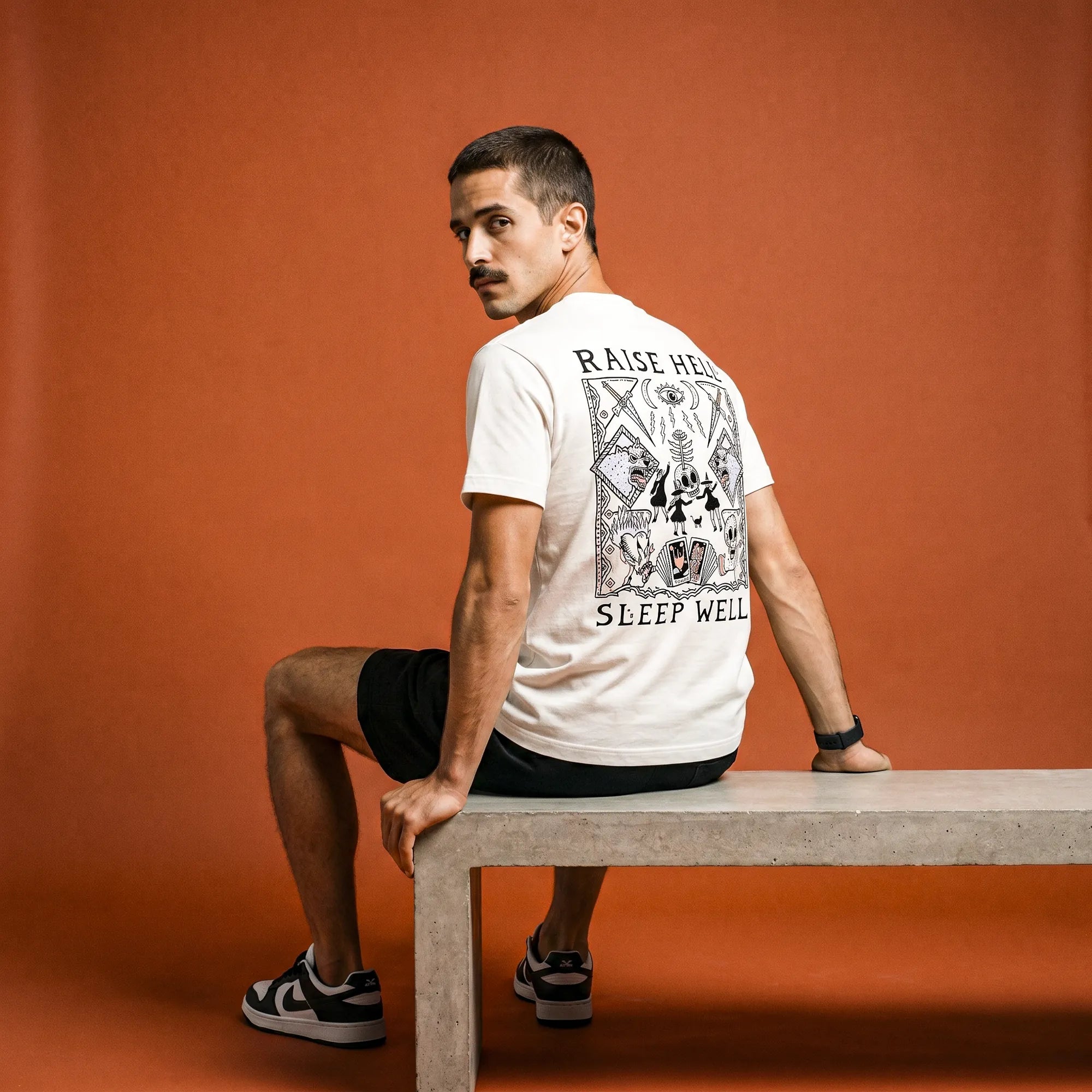 Camiseta Básica Raise Hell Sleep Well Masculina Off-White