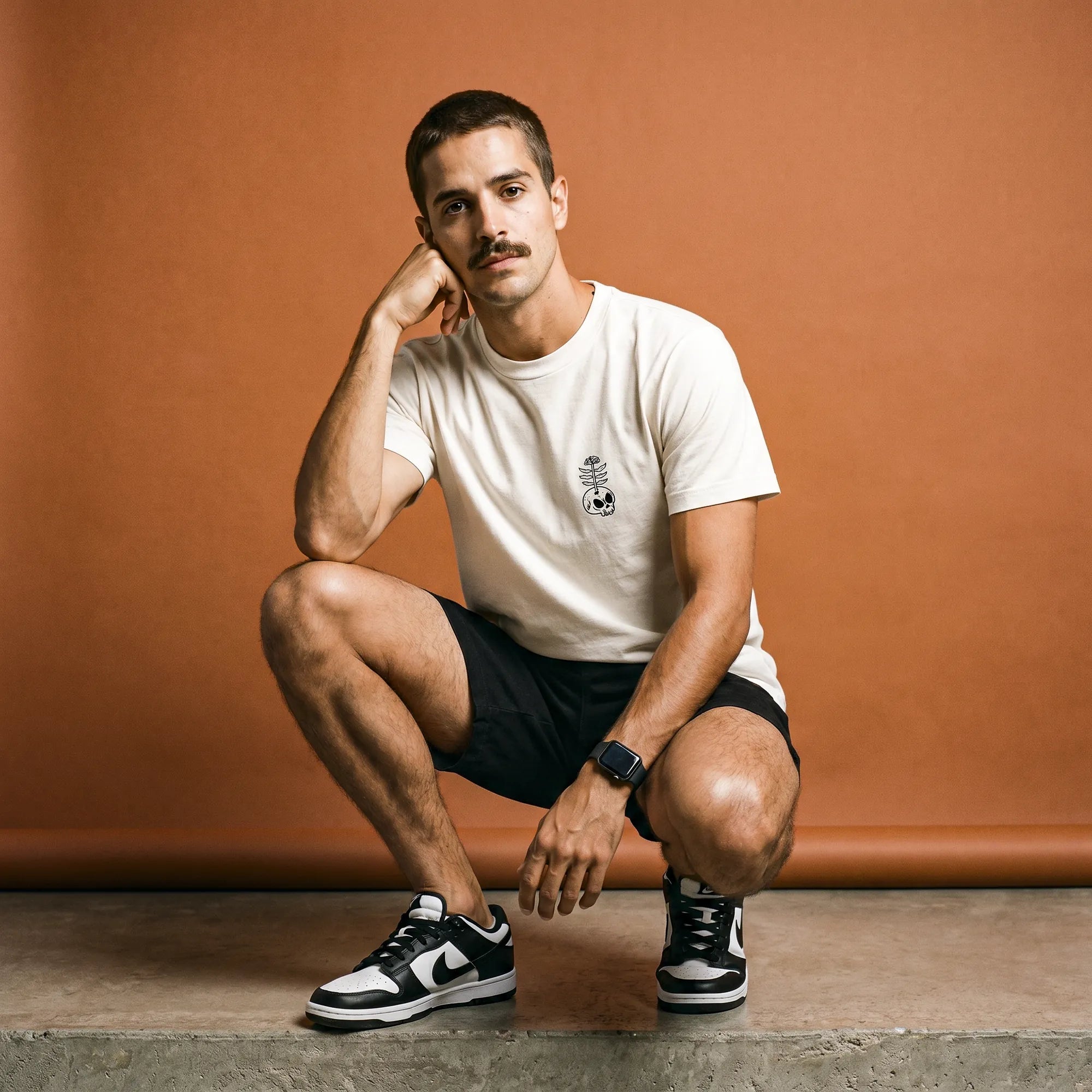 Camiseta Básica Raise Hell Sleep Well Masculina Off-White