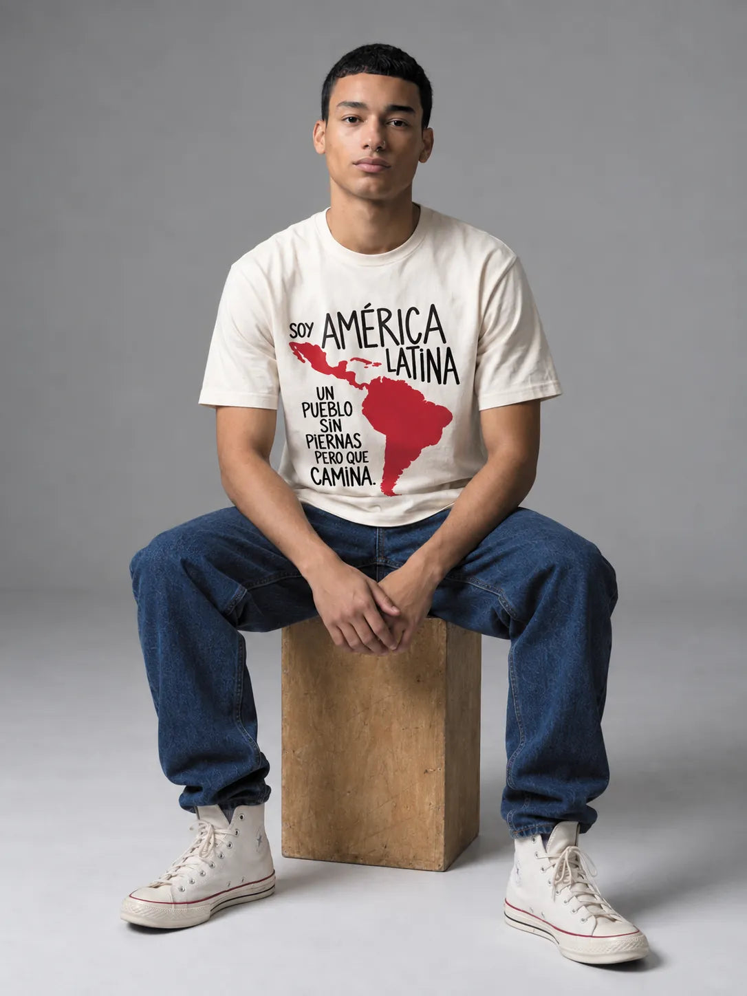 Camiseta Básica Soy América Latina Masculina Off-White