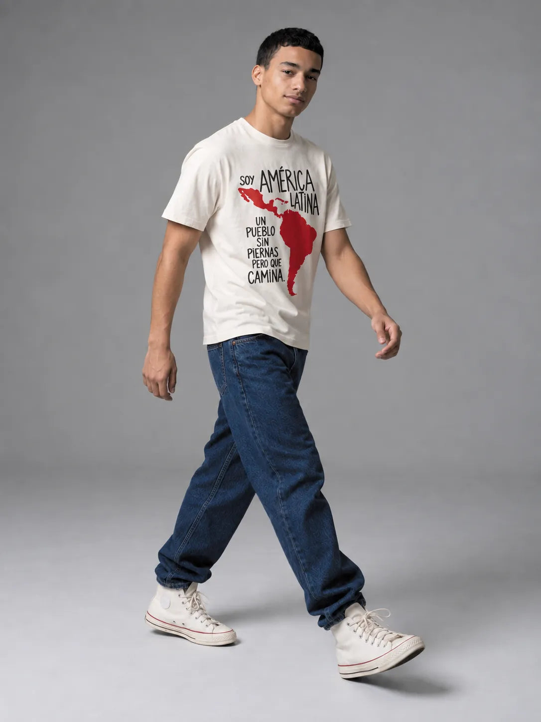 Camiseta Básica Soy América Latina Masculina Off-White
