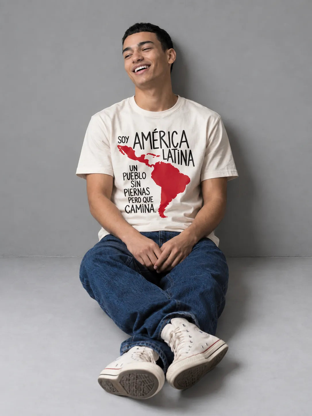 Camiseta Básica Soy América Latina Masculina Off-White