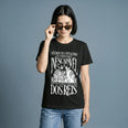Camiseta Básica Vivemos no Capitalismo Feminina Preto
