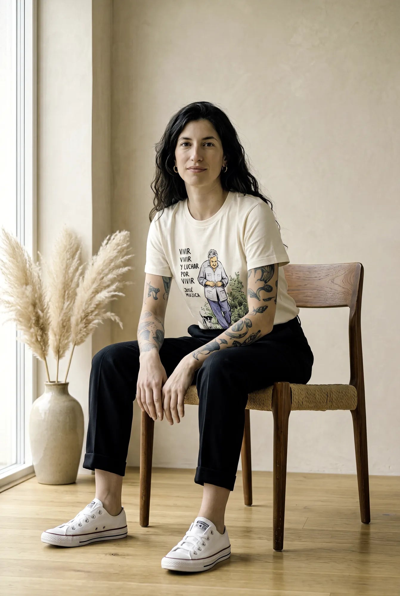 Camiseta Básica Vivir y Luchar por Vivir Feminina Off-White