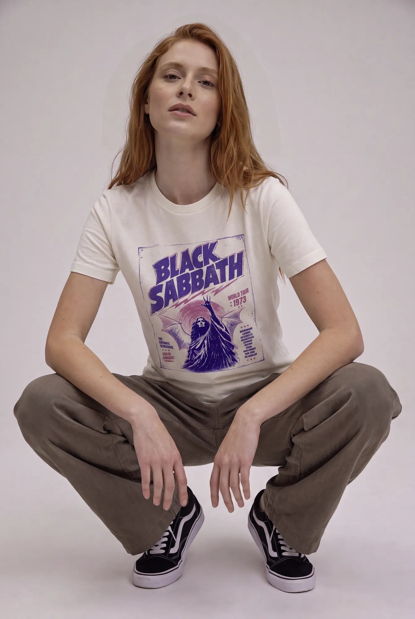 Camiseta Básica World Tour 1973 Feminina Off-White