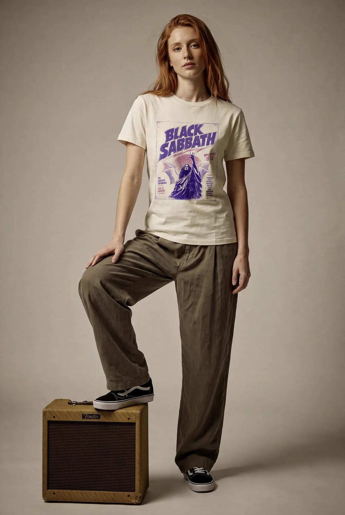Camiseta Básica World Tour 1973 Feminina Off-White