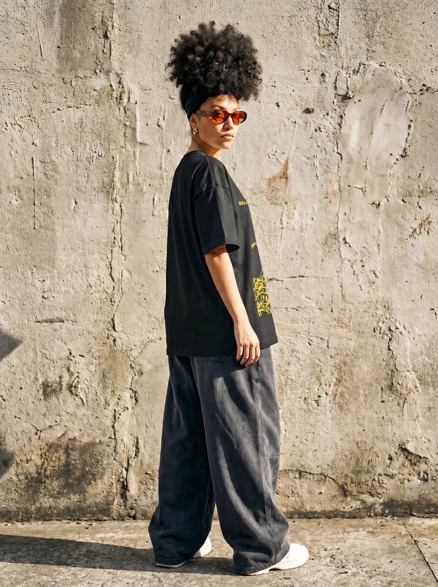 Camiseta Oversized 10 da Favela Sabotage Feminina Preto