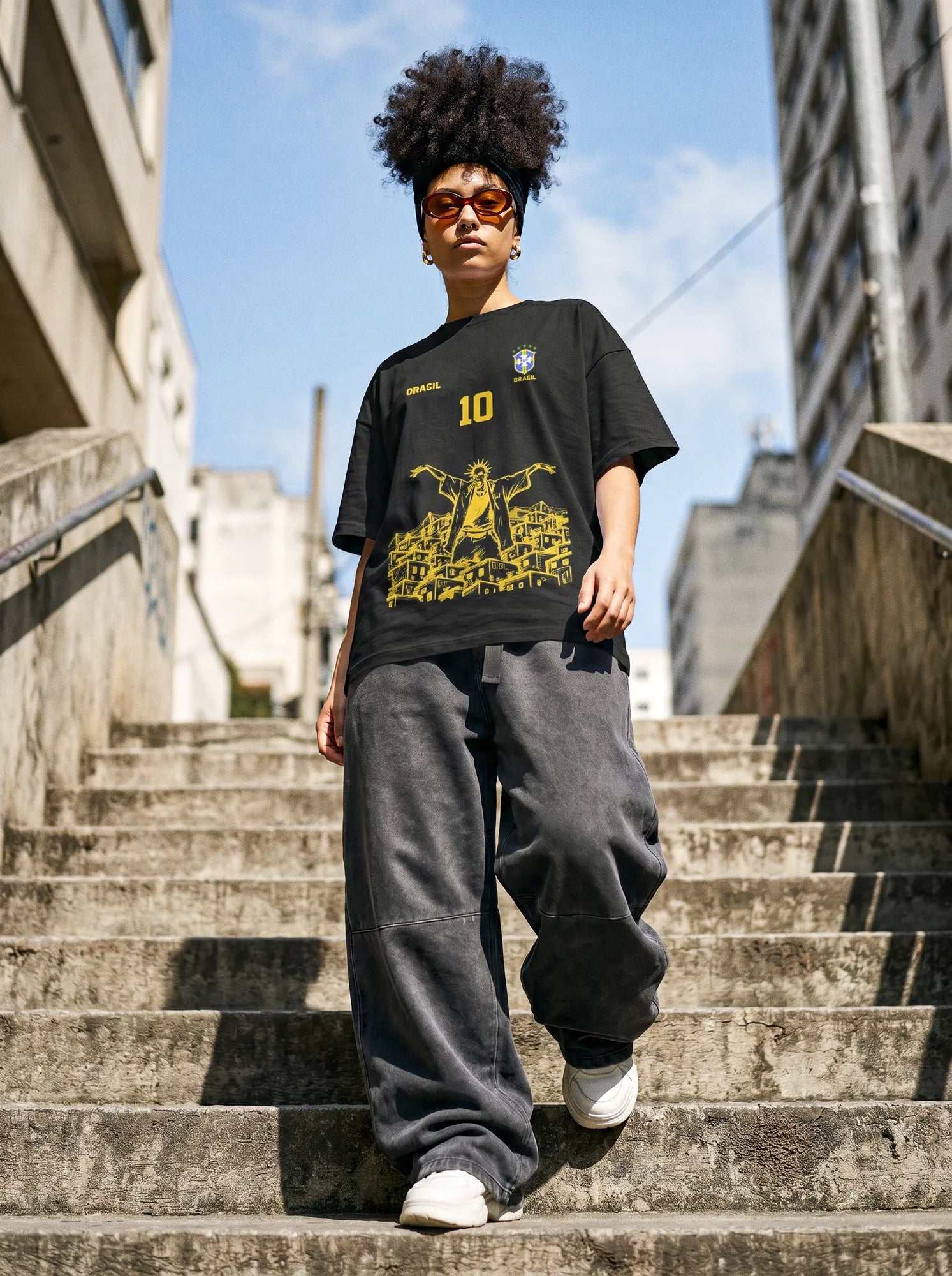 Camiseta Oversized 10 da Favela Sabotage Feminina Preto