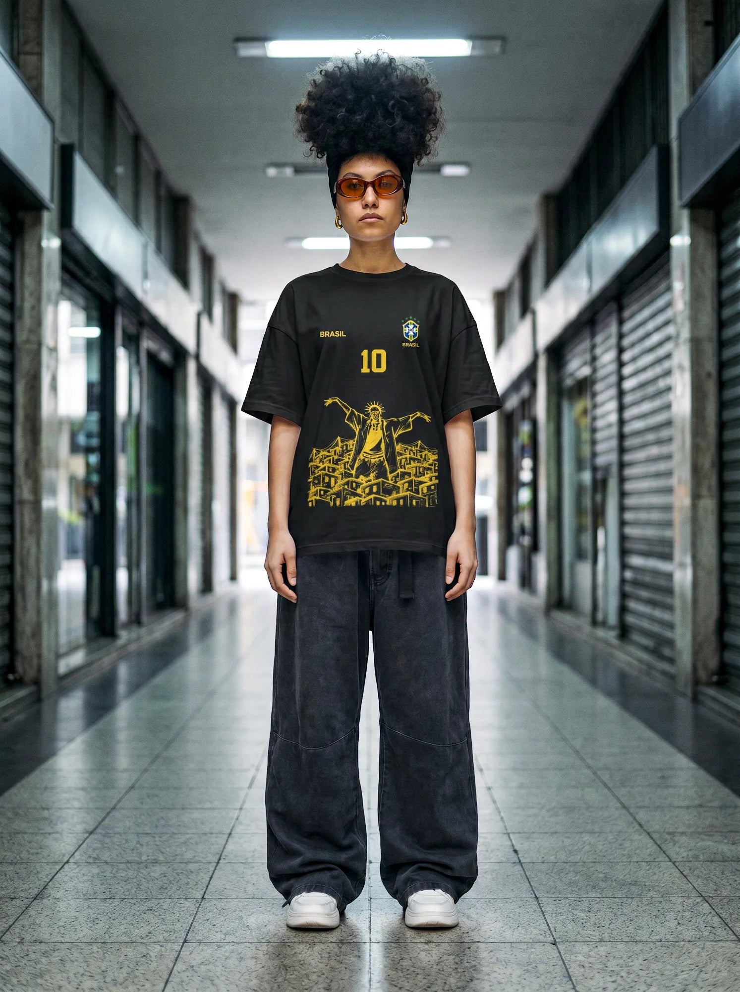 Camiseta Oversized 10 da Favela Sabotage Feminina Preto