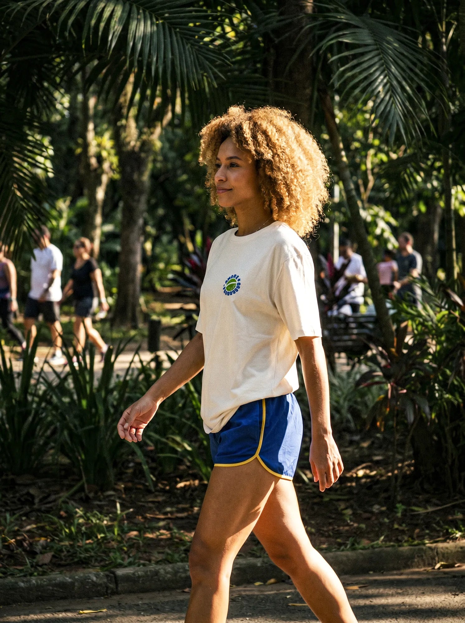 Camiseta Oversized Amor e Progresso Feminina Off-White