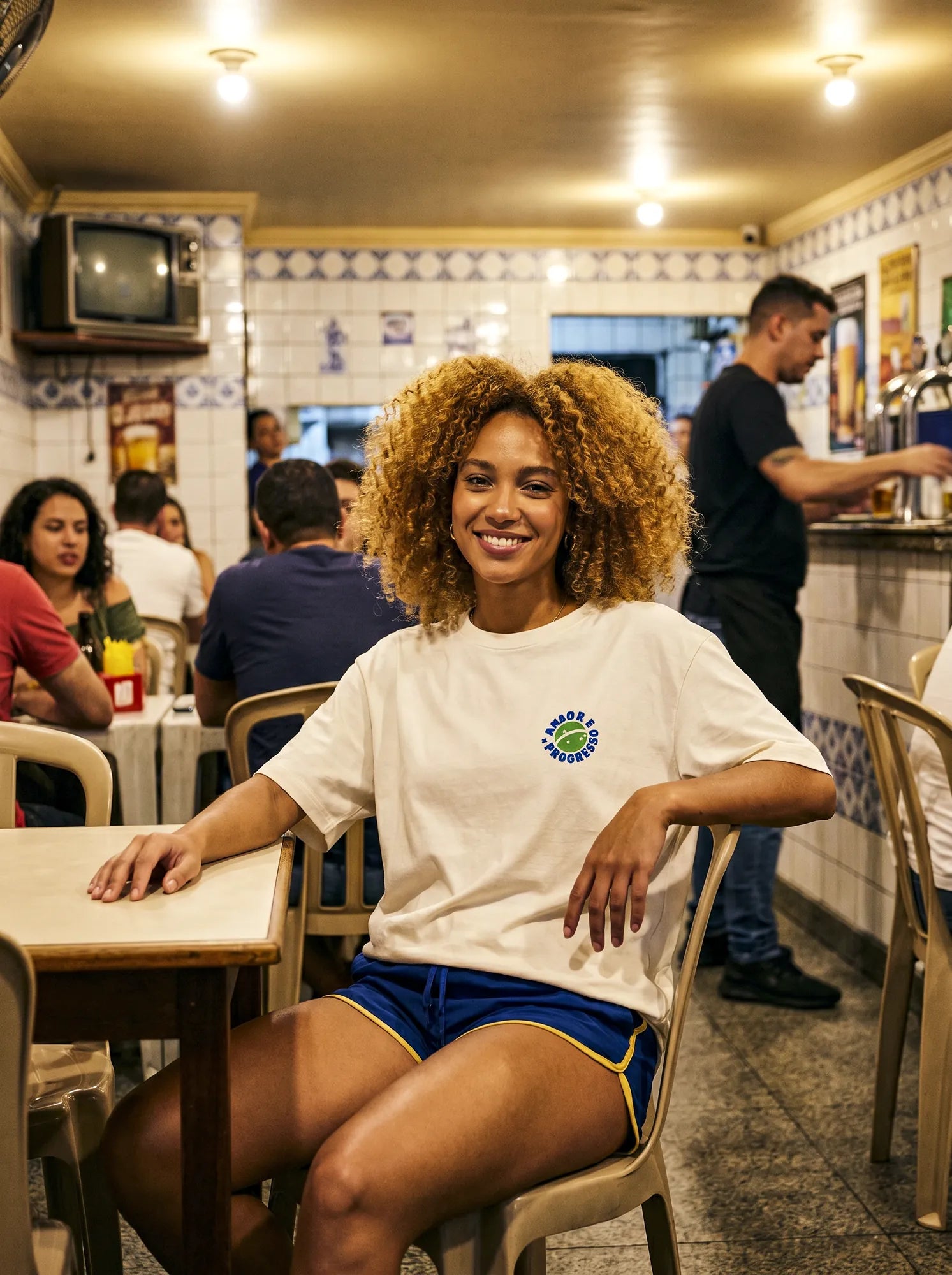 Camiseta Oversized Amor e Progresso Feminina Off-White