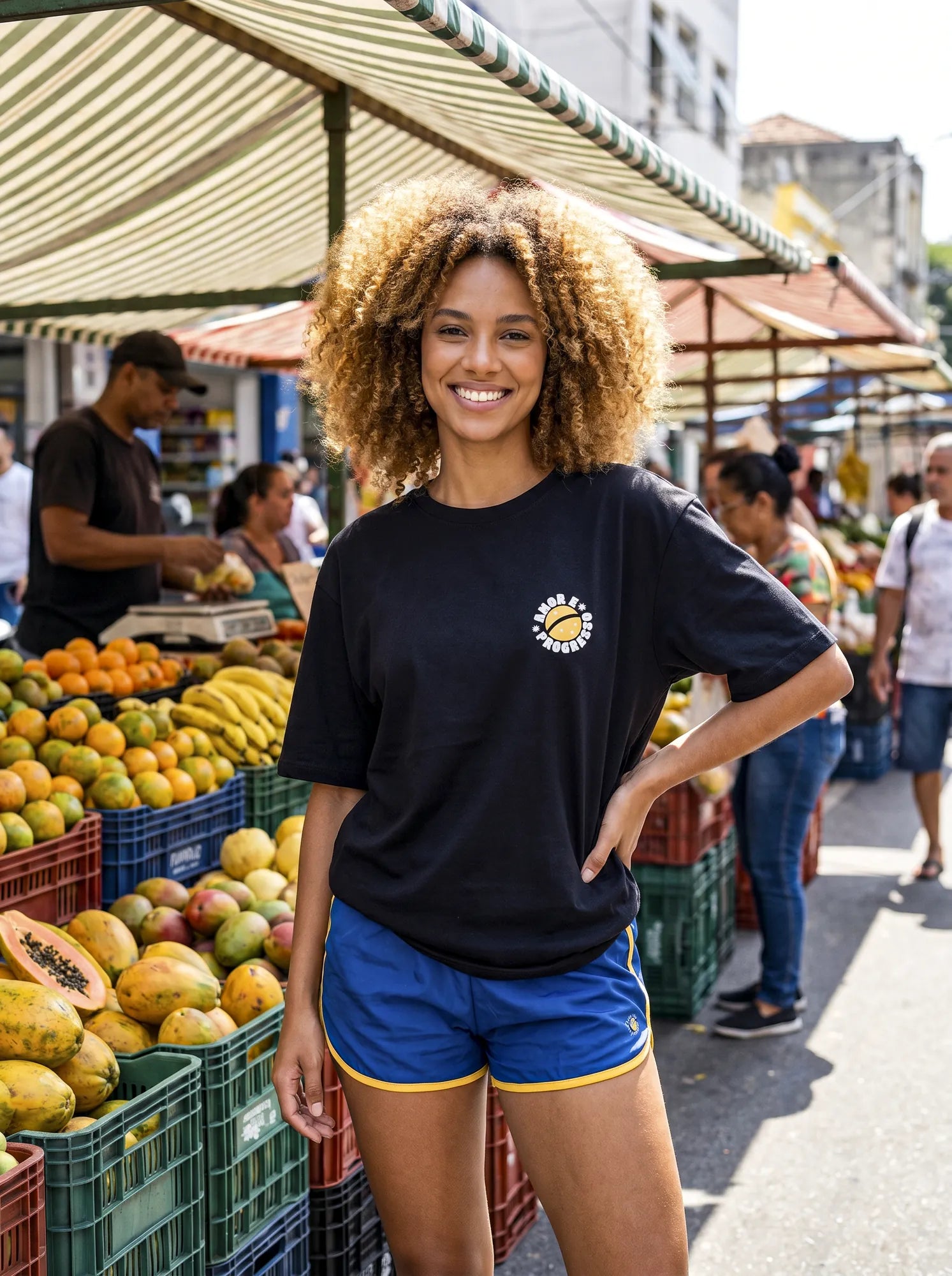 Camiseta Oversized Amor e Progresso Feminina Preto