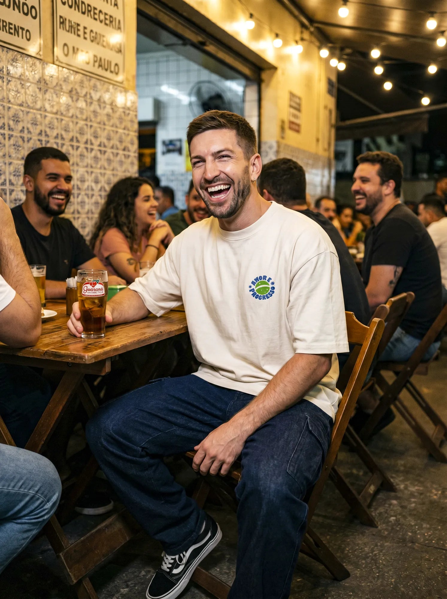Camiseta Oversized Amor e Progresso Masculina Off-White