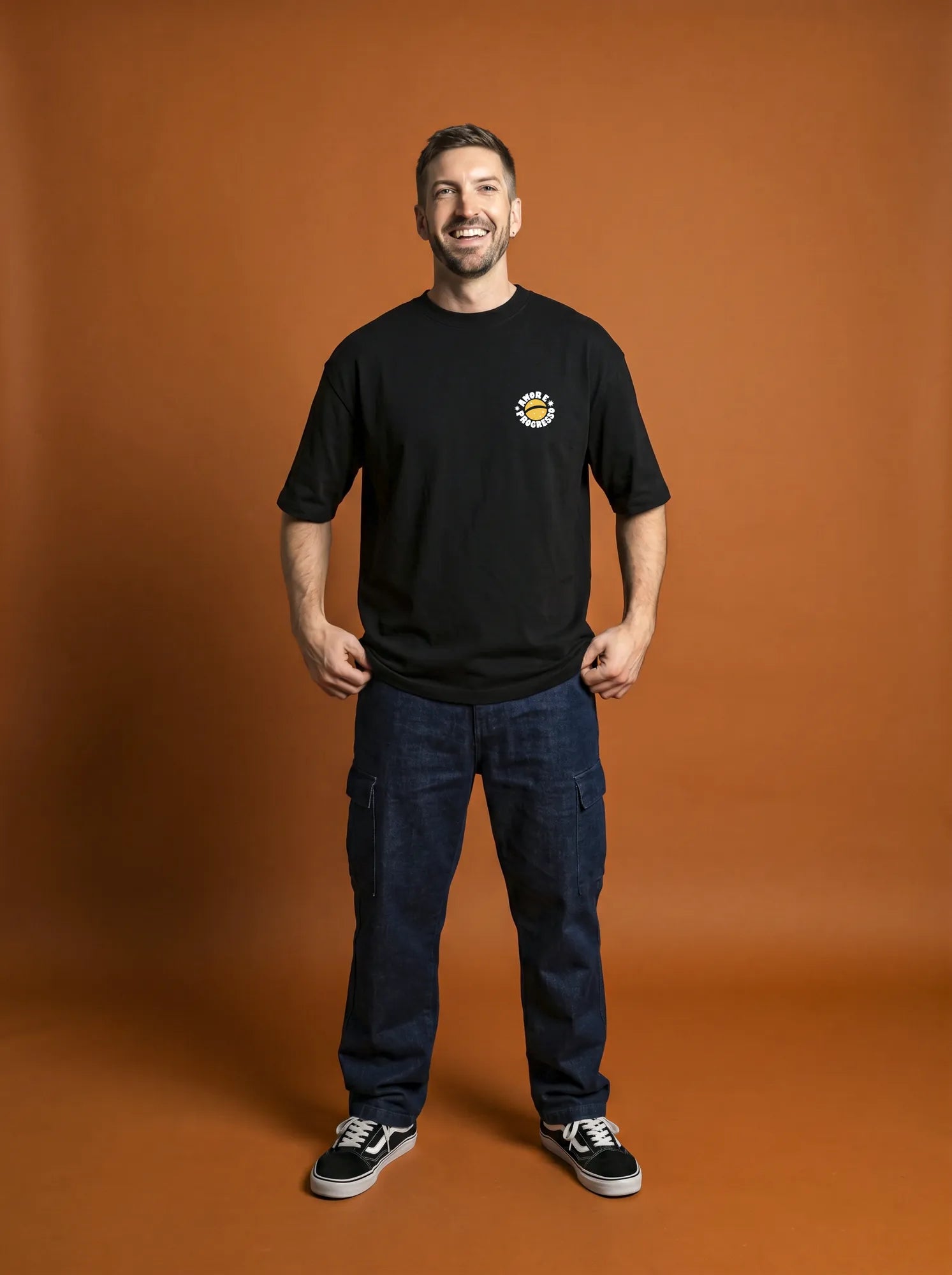 Camiseta Oversized Amor e Progresso Masculina Preto