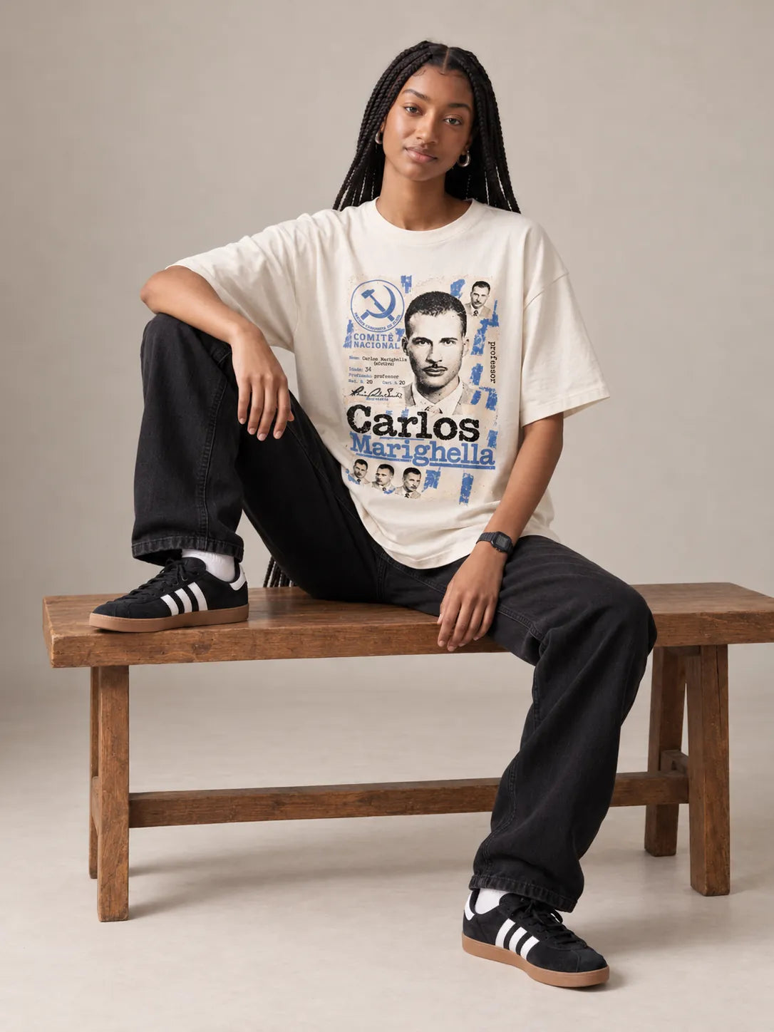 Camiseta Oversized Carlos Marighella Feminina Off-White