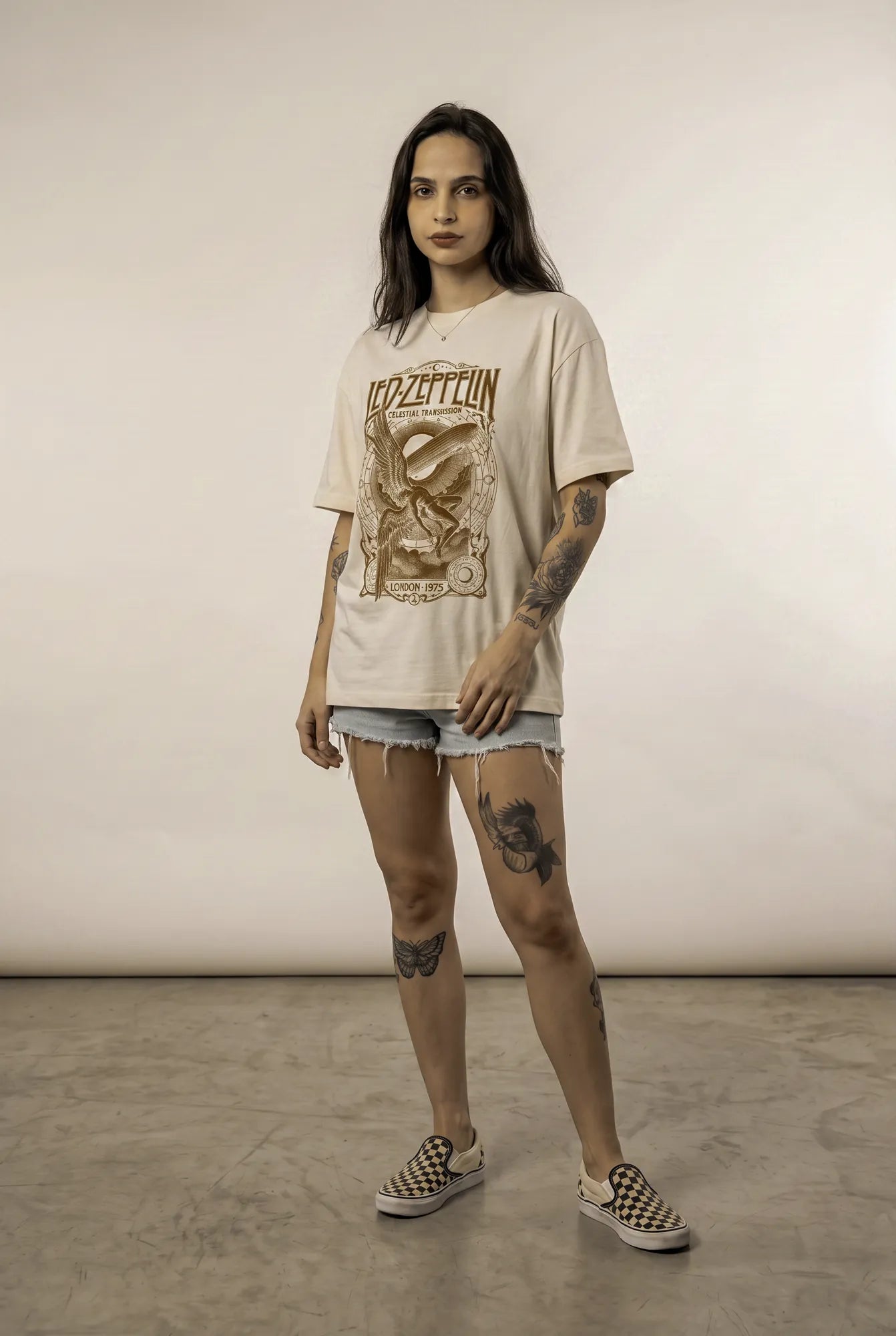 Camiseta Oversized Celestial Transmission · London 1975 Feminina Off-White