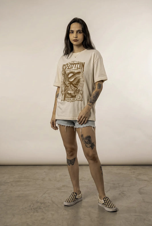 Camiseta Oversized Celestial Transmission · London 1975 Feminina Off-White
